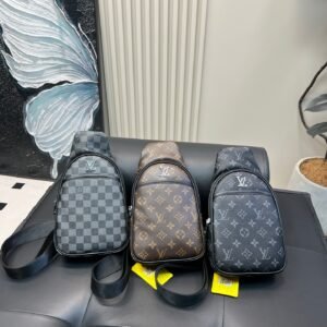 LV shoulder bag size 16. 30